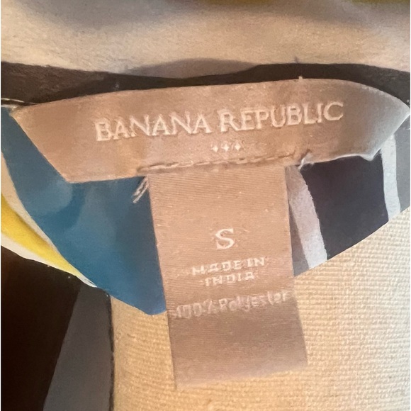 Banana Republic Semi-sheer blouse Size S. - Picture 4 of 5